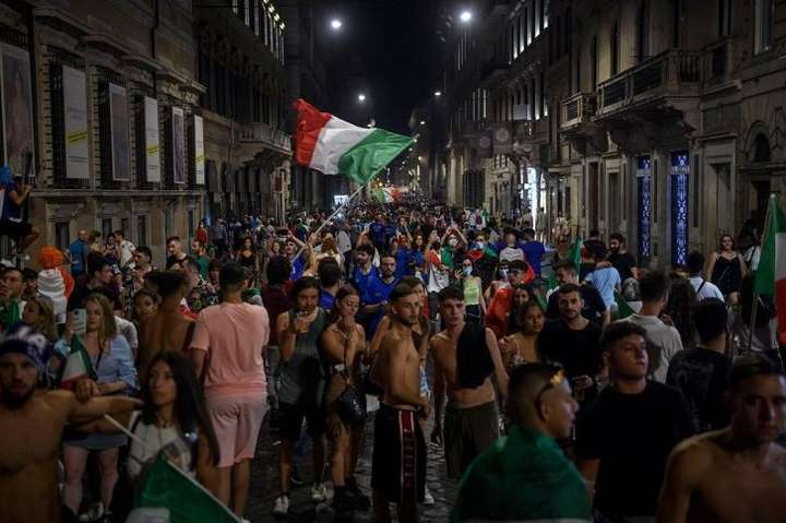 В Італії на святкуванні перемоги на Євро є загиблі і поранені