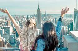 В Нью-Йорке пьяные девушки ночью влезли в кафе и пытались приготовить пельмени