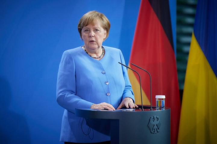 Меркель обещает, что «Северный поток-2» не заменит украинский транзит