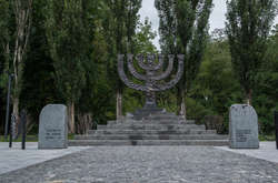 До Меморіального центру Голокосту «Бабин Яр» в Україні ставляться здебільшого негативно