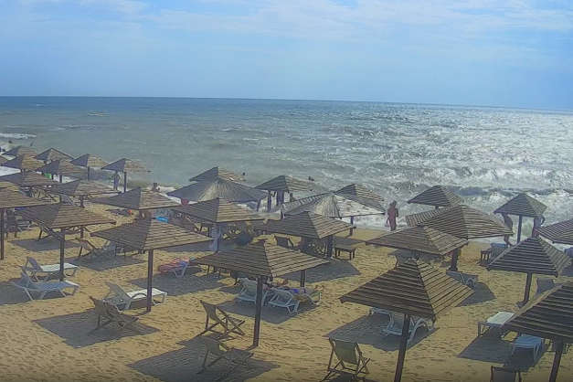 У Запоріжжі штормить Азовське море (фото, відео)