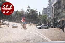 Через масовий протест під Радою рух вулицею Грушевського перекрито (відео)