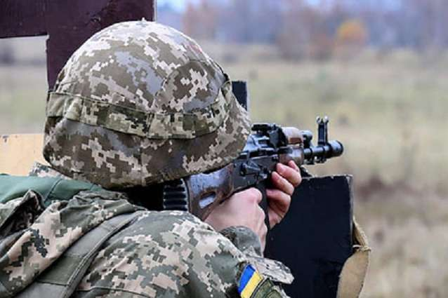 Сутки на Донбассе: 13 обстрелов, ранены двое военных