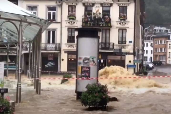 Бельгия пострадала от сокрушительной стихии (видео)