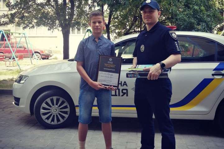 В Івано-Франківську пильний 12-річний хлопчик допоміг поліцейським розкрити «злочин»