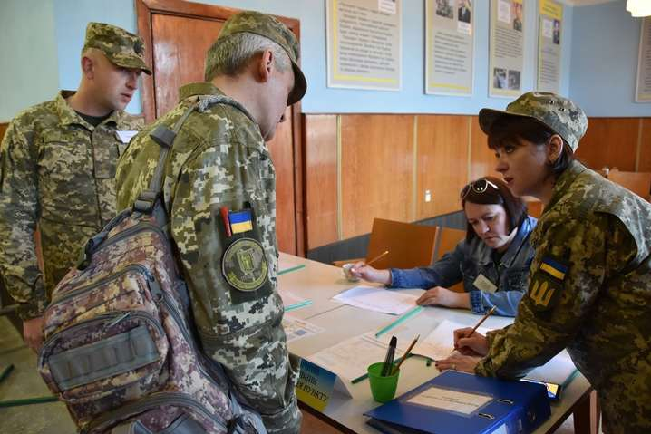 Вооруженные силы Украины увеличатся до 261 тысячи военных