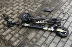 Самокат спалахував кілька разів