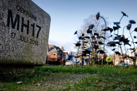 Зеленський про збиття літака MH17: Відповідальність – неминуча