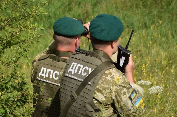 На кордоні з Росією невідомі скоїли напад на українських прикордонників
