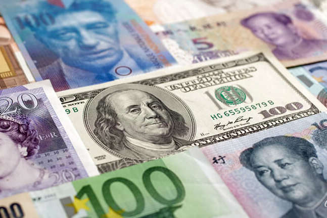 Долар знайшов рівновагу: експерт спрогнозував курс валют на тиждень