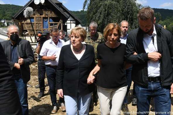 «Моторошні картини». Меркель відвідала зруйноване повінню селище Німеччини