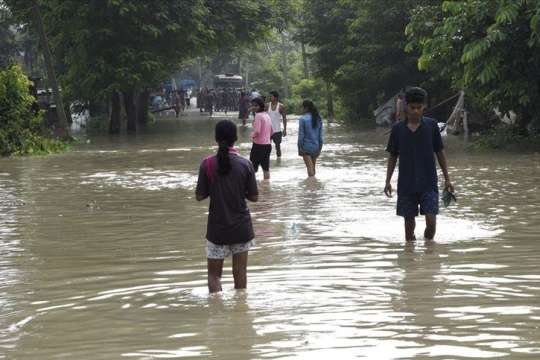 Внаслідок потужних опадів в Індії загинуло щонайменше 20 людей