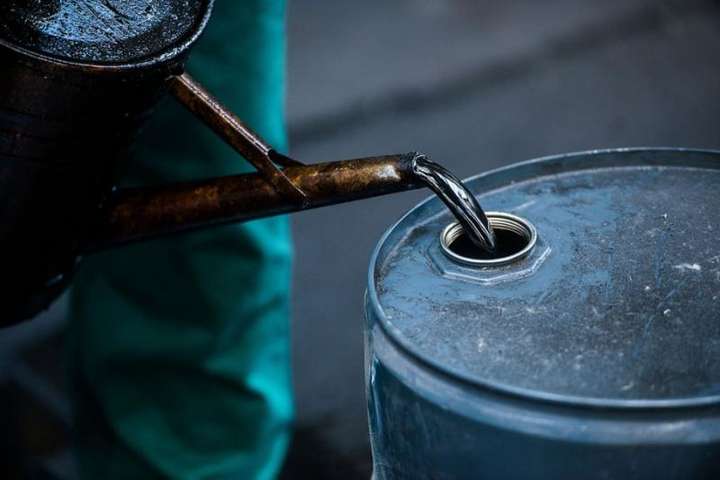 Нафта почала дешевшати після рішення ОПЕК+ збільшити поставки