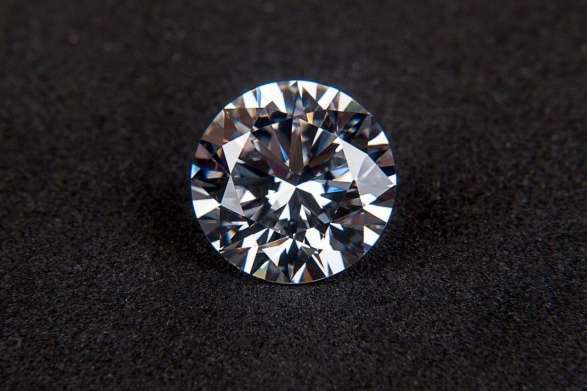 На Київщині судитимуть банду, що викрала діамант вартістю $300 тис.
