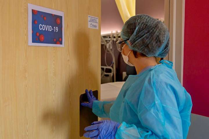 Covid-19 в Україні: за добу зафіксували шість сотень нових хворих