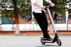 Суд не считает электросамокат транспортным средством