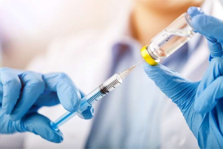 Вакцинація потрібна! Британія переживає нову хвилю, але свіжа статистика вражає