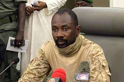 На тимчасового президента Малі вчинили замах у мечеті