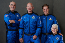 Космические туристы: самый богатый человек планеты Безос летит в космос (трансляция)