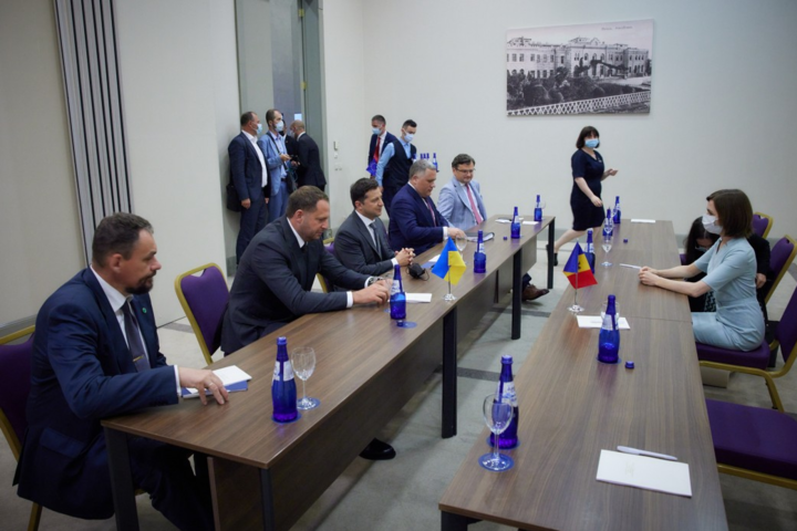 Зеленский в Грузии встретился с главой Молдовы: о чем говорили лидеры