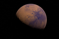 Марсоход прислал на Землю новые снимки с Красной планеты (фото)