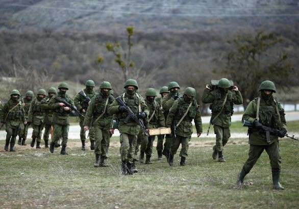 Росія перекинула в окупований Крим понад 20 тисяч військових