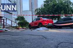 Тіло чоловіка виявили біля під'їзду будинку