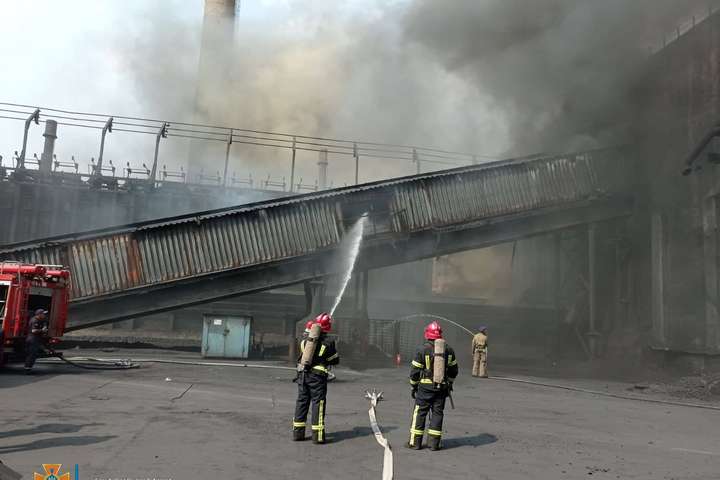 В Авдіївці сталася пожежа на коксохімічному заводі