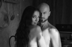 Супруга Влада Ямы произвела фурор откровенной фотосессией в бикини