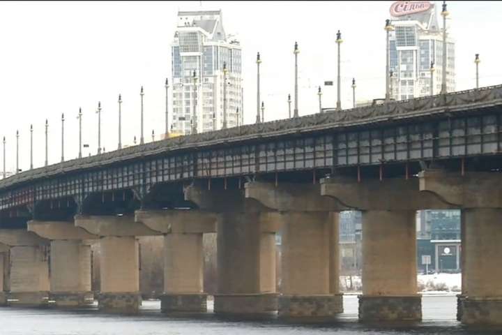 На мосту Патона знову стався прорив тепломережі (відео)
