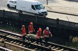 За рік на колії столичного метро потрапляли майже два десятки пасажирів