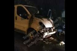 Вогонь пошкодив два автомобілі