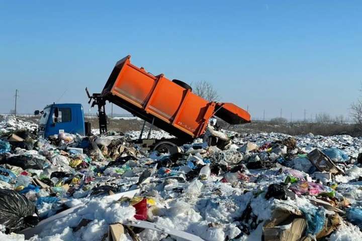 Сміттєвий колапс на Київщині: збитки довкіллю сягають майже 9 млн грн (фото)