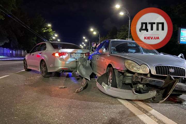 П’яна ДТП у Києві: розбито три автівки (фото)