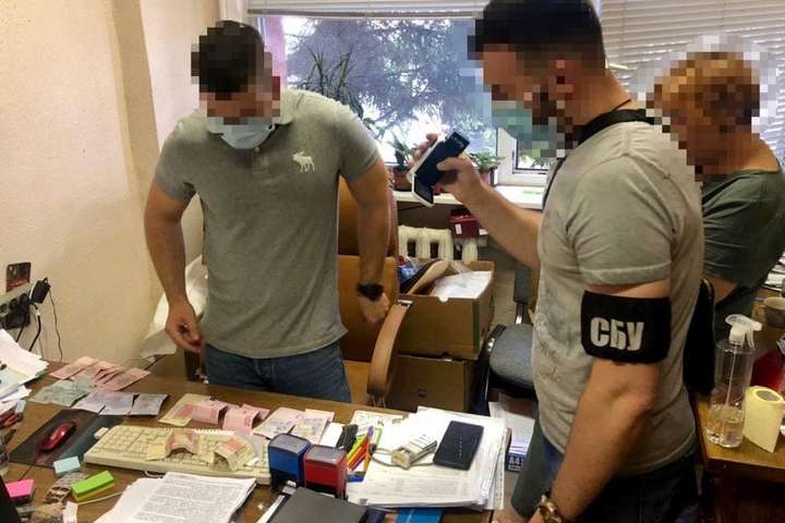 Чергова «схема» на Київській митниці: посадовці брали «таксу» за проходження ветеринарного контролю