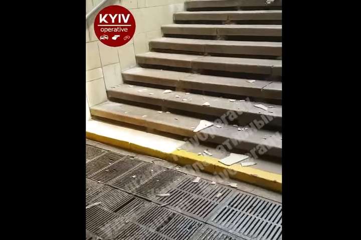 Підземний перехід на Європейській площі став небезпечним (відео)