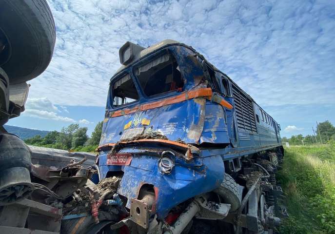 Аварія на Закарпатті: «Укрзалізниця» попередила про затримку потяга