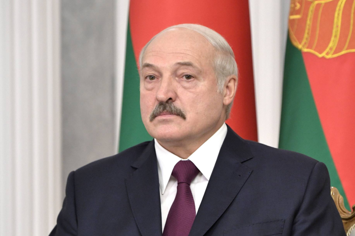 Лукашенко отказался от некоторых полномочий