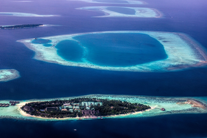 Туристов на Мальдивах заставят платить налог на вылет из островов