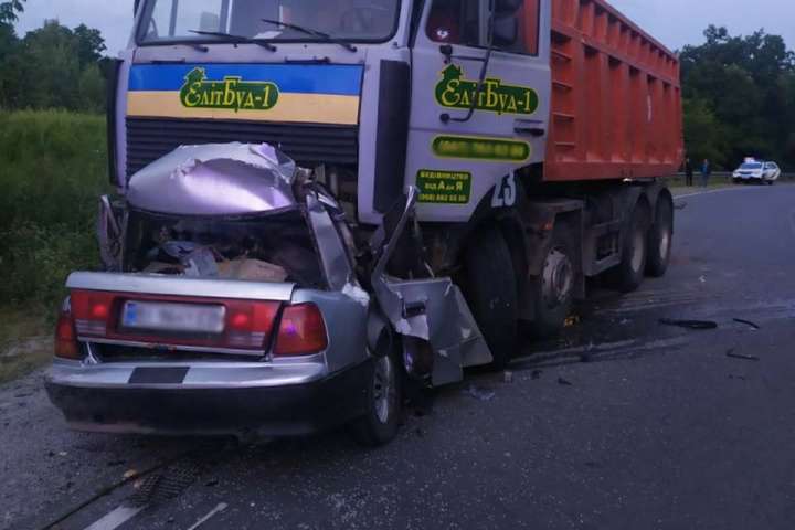 Моторошна аварія на Полтавщині: вантажівка розчавила легковик, четверо загиблих
