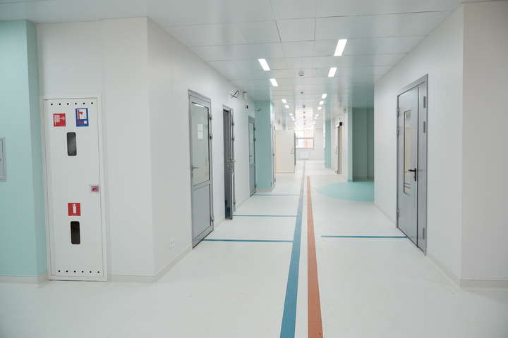 У Вінниці закінчують зведення нового корпусу лікарні швидкої меддопомоги (фото)