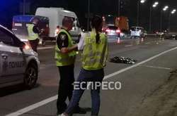 У Києві на смерть збили пішохода: перебігав шосе у забороненому місці