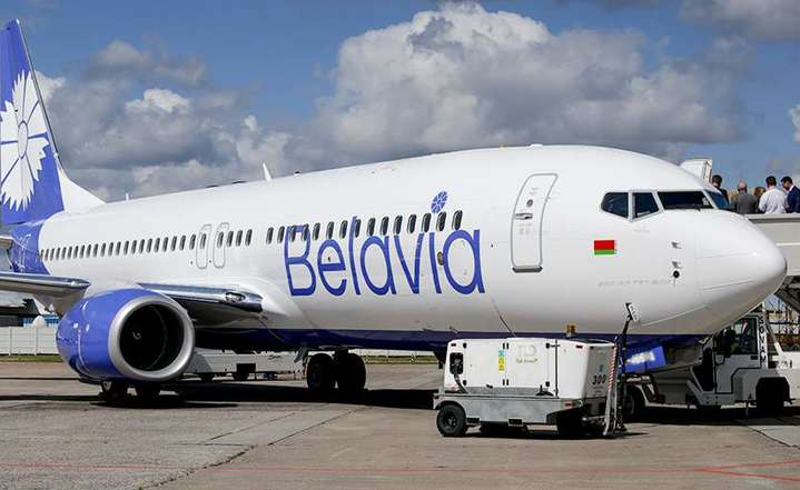 Белорусский самолет экстренно сел в Москве