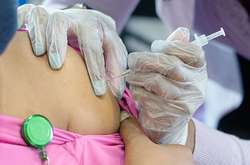 У Греції почнуть вакцинувати підлітків від Covid-19