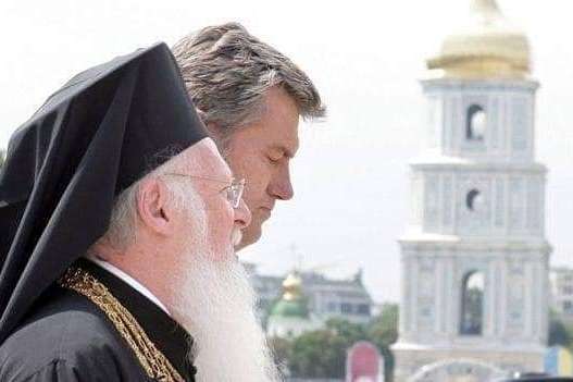 «На рідній землі ми споконвіку». Ющенко привітав українців із Днем Хрещення Київської Русі