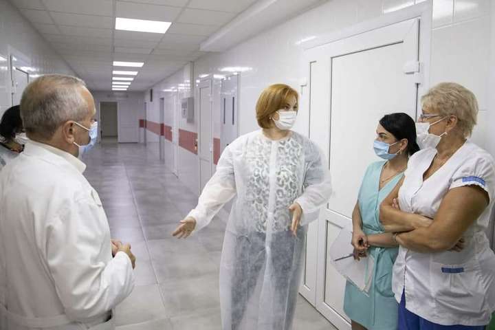 Київ готує 15 лікарень для прийому хворих під час нової хвилі пандемії
