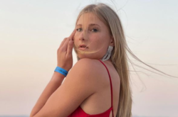 Звезда «Женского Квартала» в бикини похвасталась выдающейся фигурой (видео)