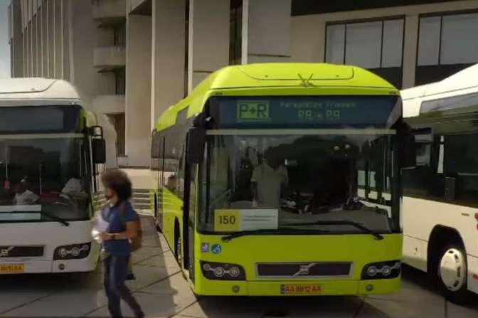 Замість мотлоху на колесах на столичні маршрути вийшли нові автобуси (фото, відео)