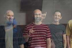 Кримські політв'язні Ельдар Кантимиров, Руслан Месутов, Руслан Нагаєв і Ленур Халілов у російському суді 