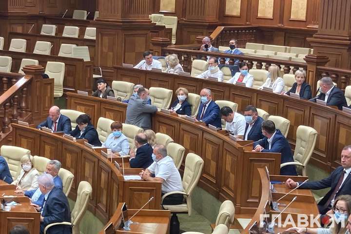 Новообрані депутати Молдови призначили керівництво парламенту (фото)